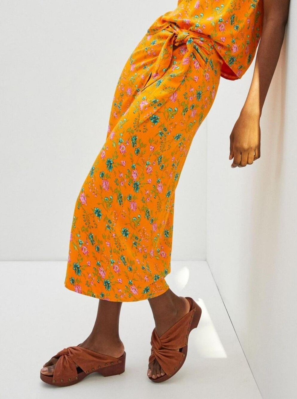 By Anthropologie Sabia Wrap Midi Skirt Orange Floral Side Tie Viscose Size 14